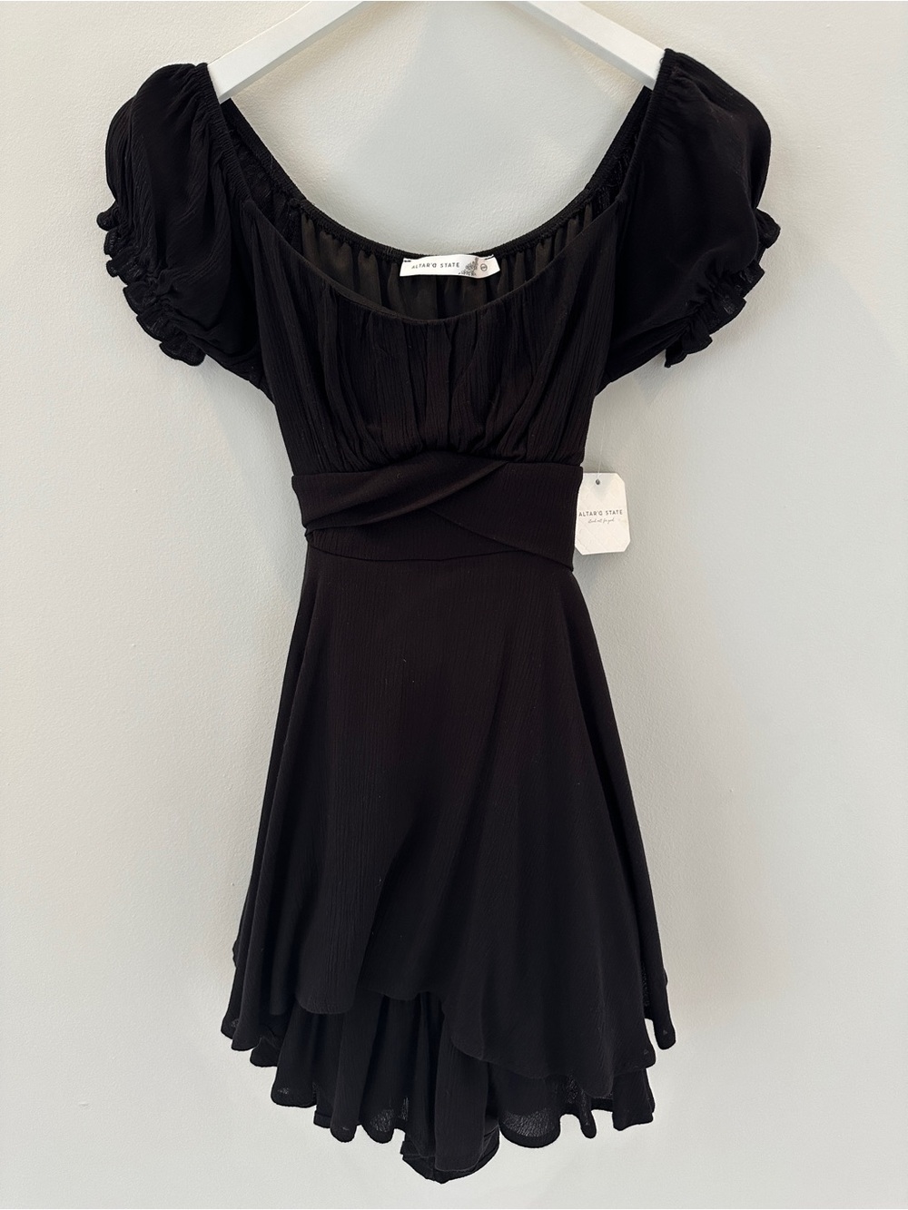 Altar’d State NWT Black Puff-Sleeve Scoop Neck Fit-and-Flare Romper XXS